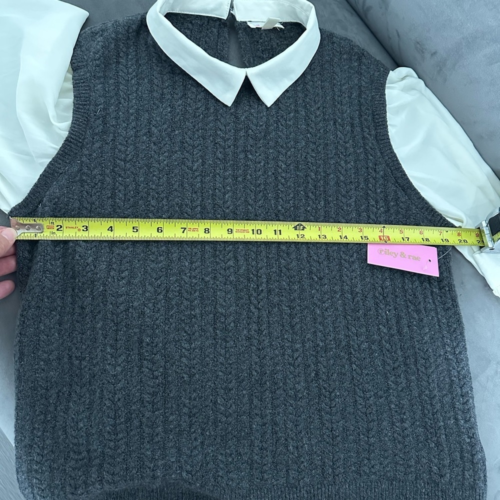 Riley & Rae Charcoal Knit Vest with Ivory Collar, Size Large, New - Picture 10 of 14